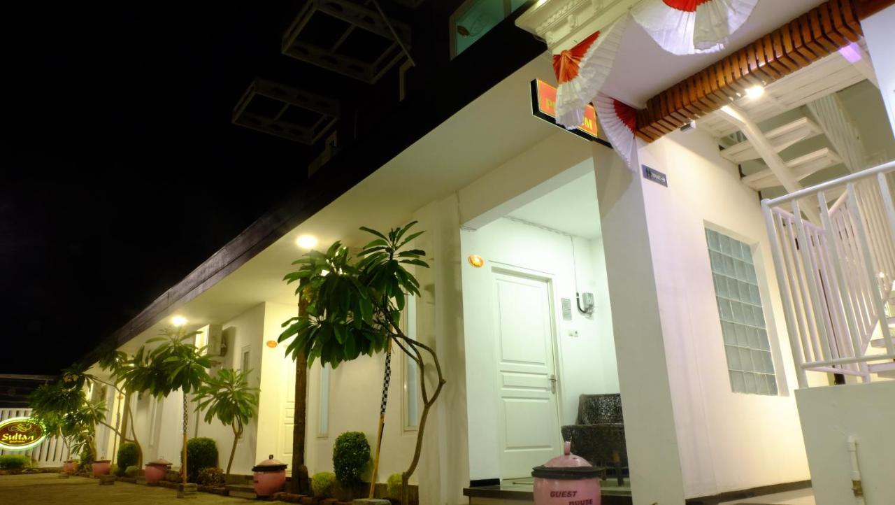 Sultan Guesthouse Tulungagung Εξωτερικό φωτογραφία